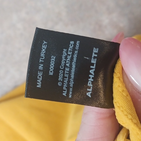 Alphalete Althetics Stylish Amplify  Mustard Yellow Long Sleeve Workout Crop Top - Picture 6 of 7